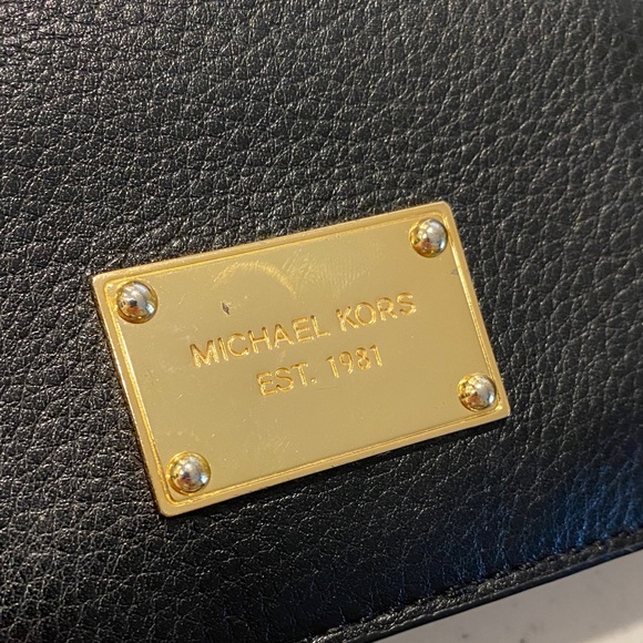 Michael Kors Black Leather Wallet with Gold Plate - Picture 2 of 7